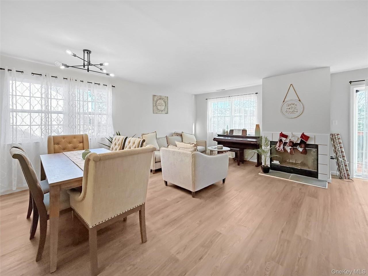 50 Lois Ln - Photo 4 of 23