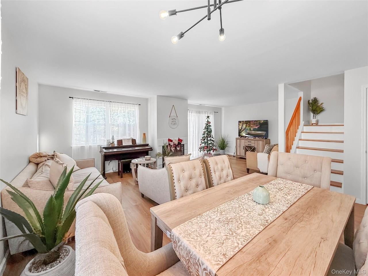 50 Lois Ln - Photo 6 of 23