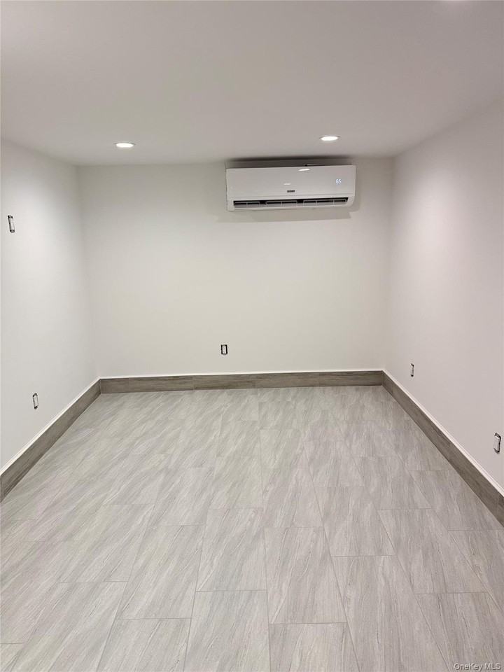 174 Whittier Ave - Photo 2 of 5