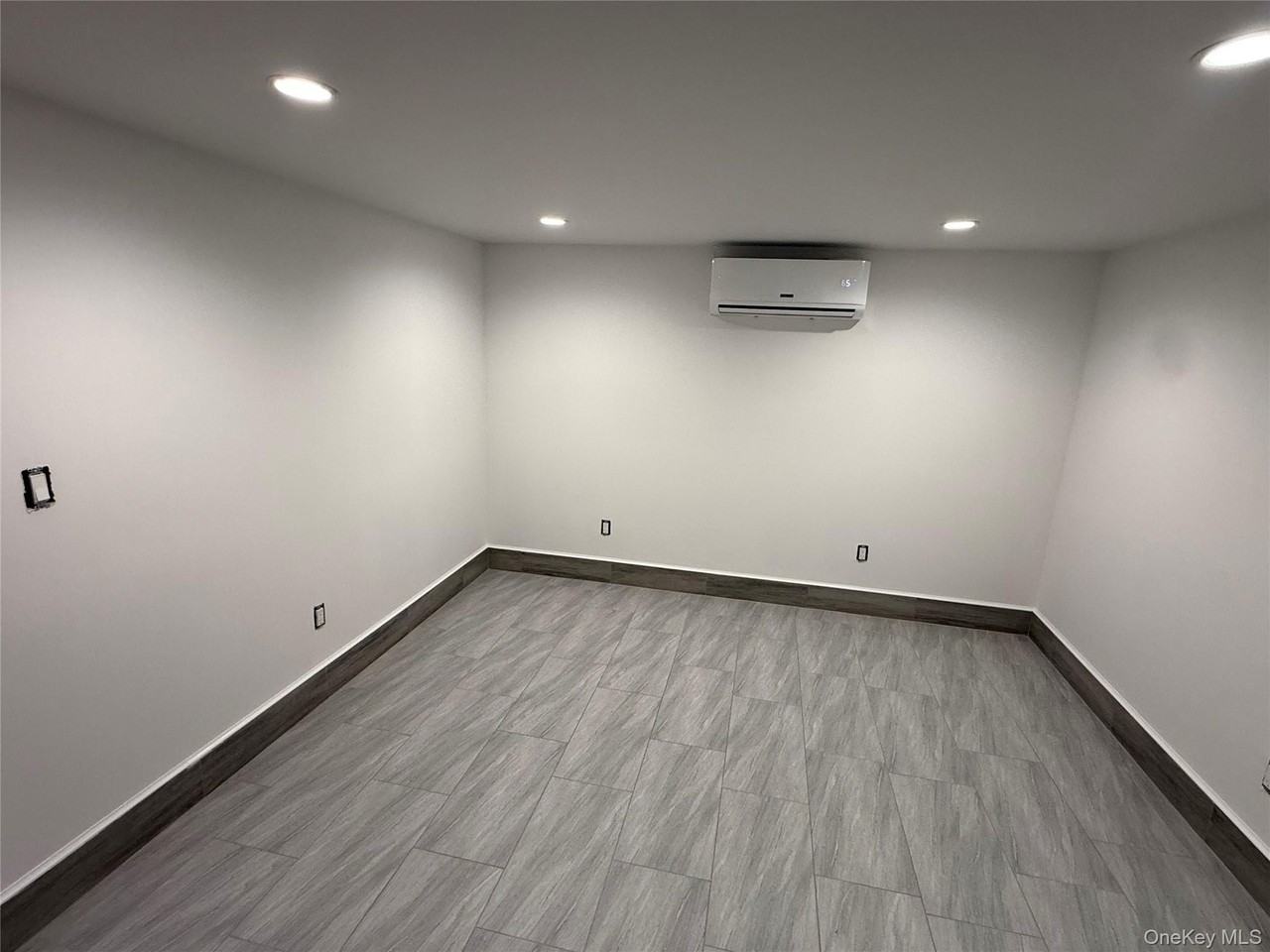 174 Whittier Ave - Photo 4 of 5