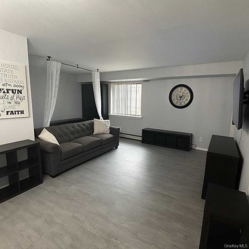 13 Pinebrook Pl Unit 13 #13 - Photo 3 of 11