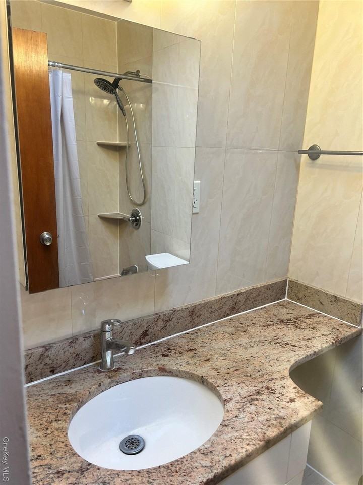 1019 E 104th St - Photo 6 of 14