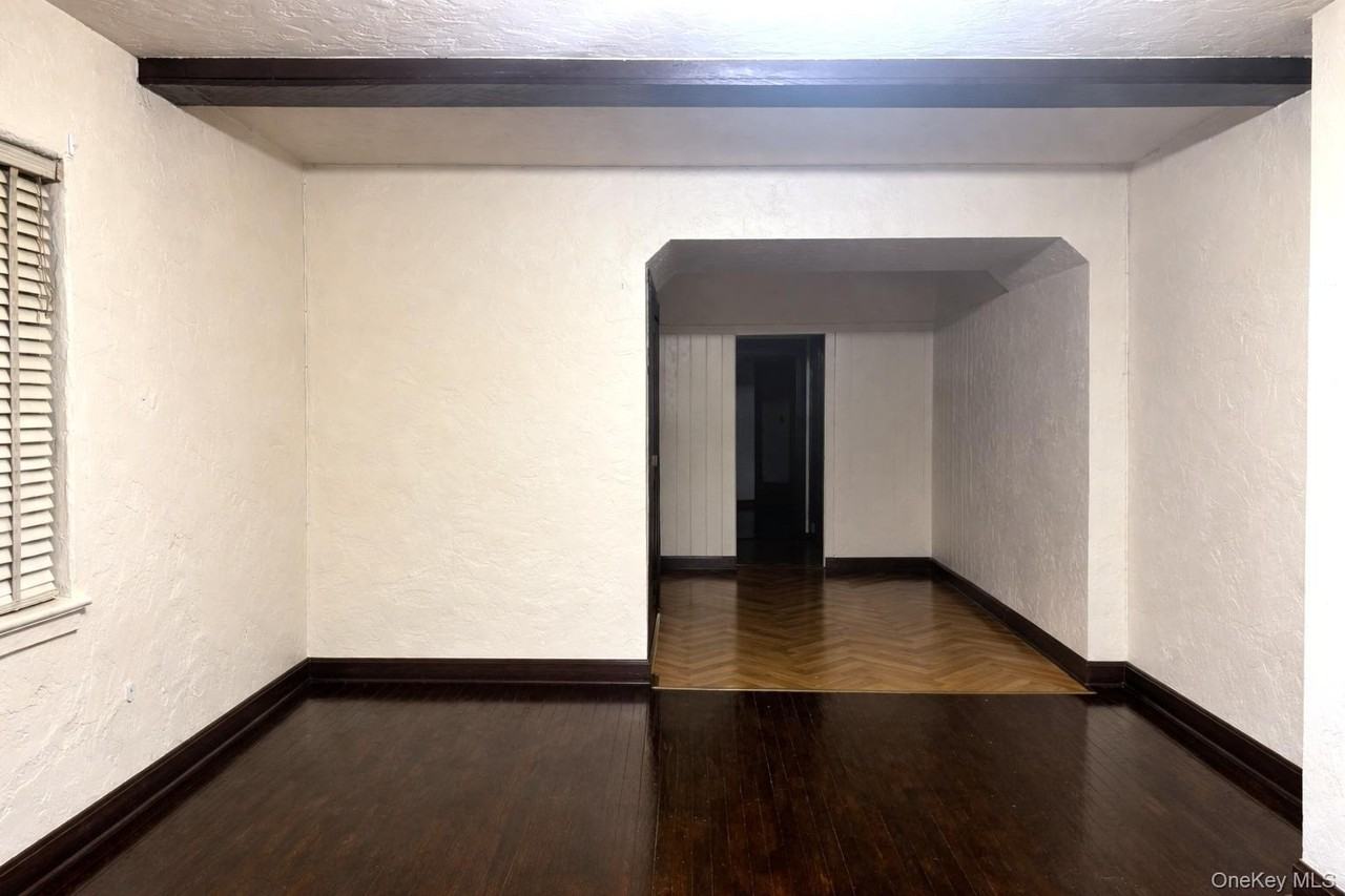 4017 194th St Unit 1r #1R - Photo 3 of 8