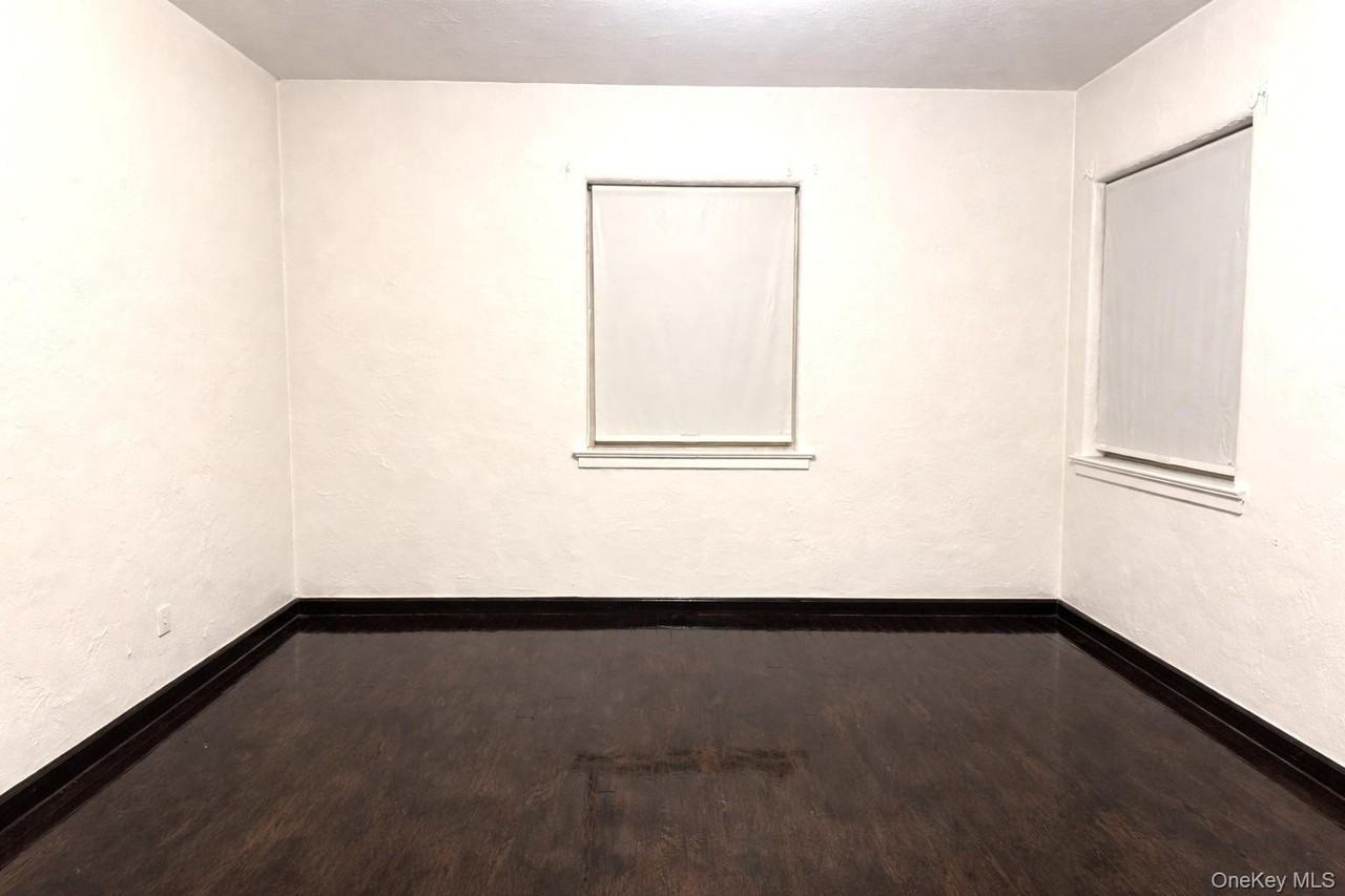 4017 194th St Unit 1r #1R - Photo 4 of 8