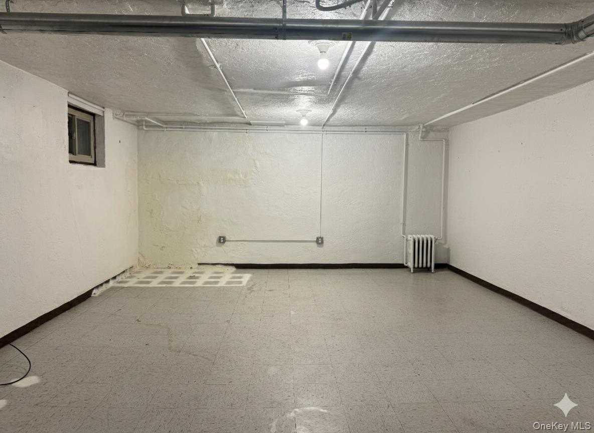 4017 194th St Unit 1r #1R - Photo 5 of 8