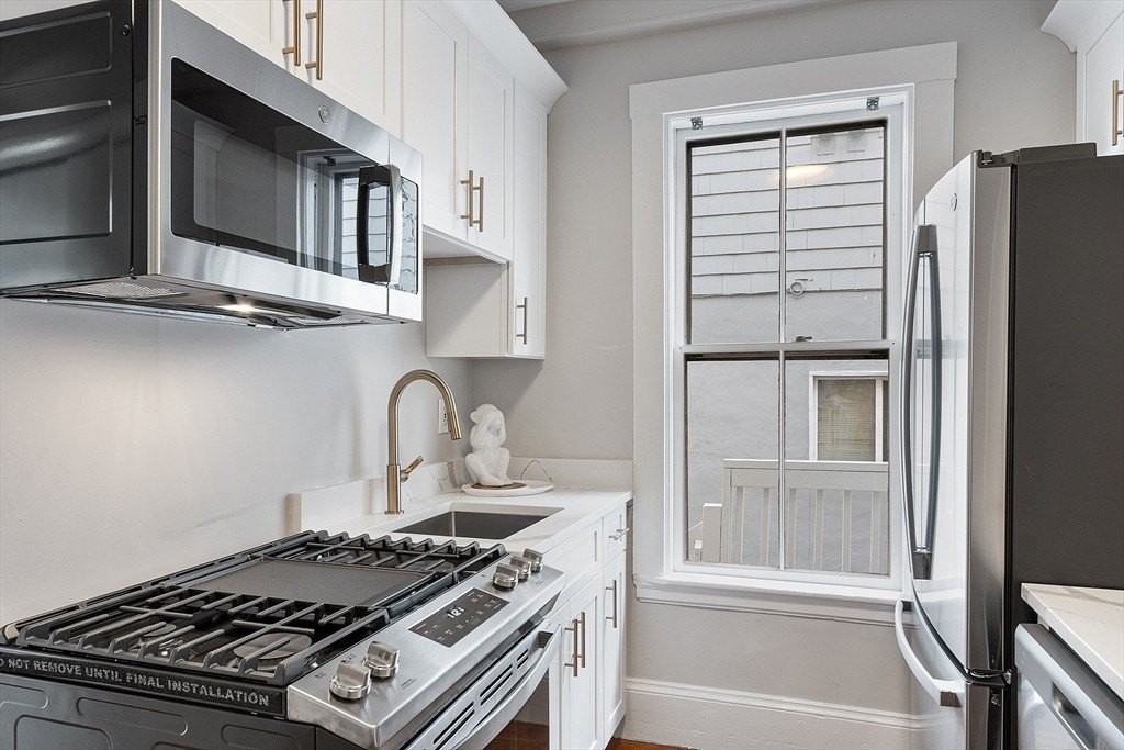 54 Bonair St Apt 1a #1A - Photo 2 of 25