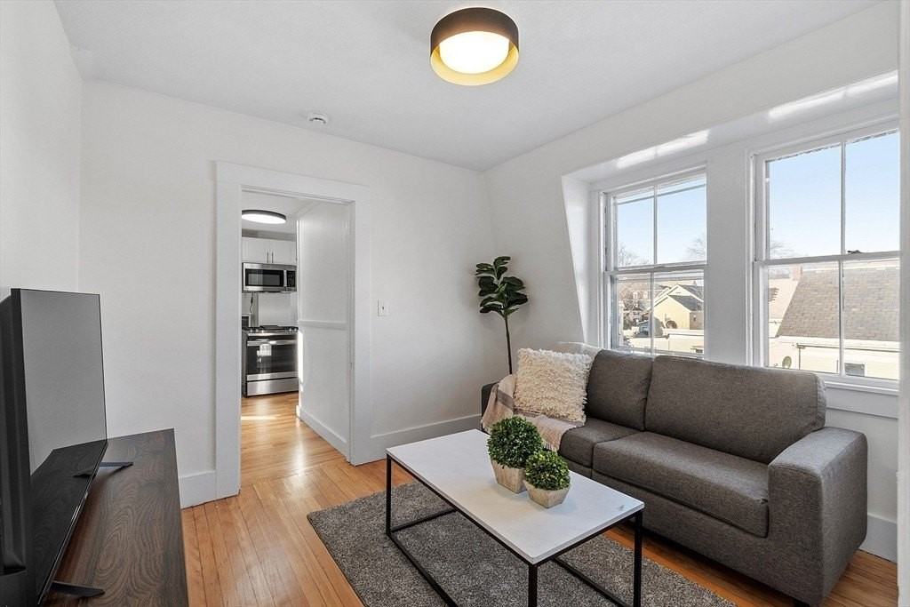 52 Bonair St Apt 3 #3 - Photo 2 of 40