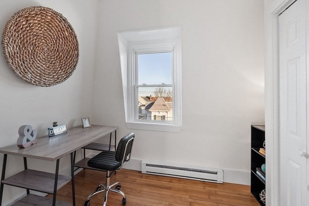 52 Bonair St Apt 3 #3 - Photo 7 of 40