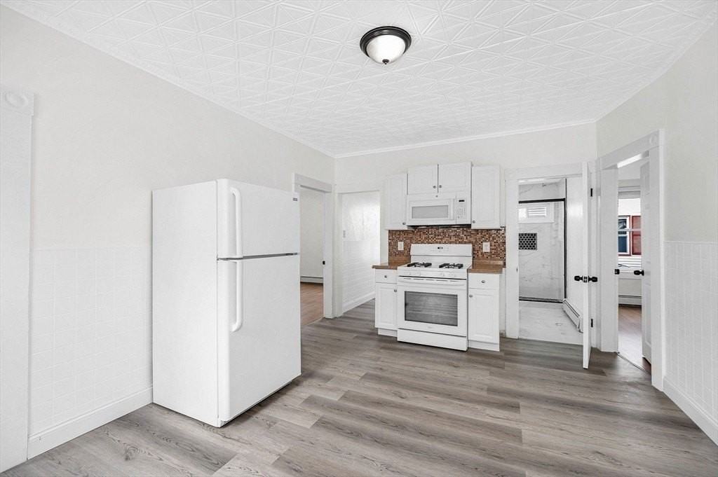 220 Concord St Unit 2 #2 - Photo 4 of 31