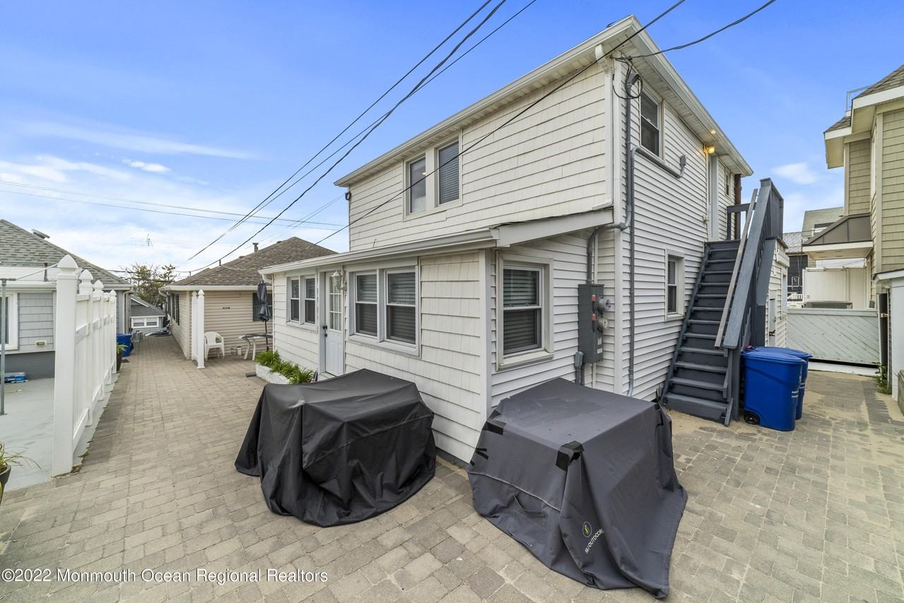 171 Beachfront Unit 3 #3 - Photo 4 of 19