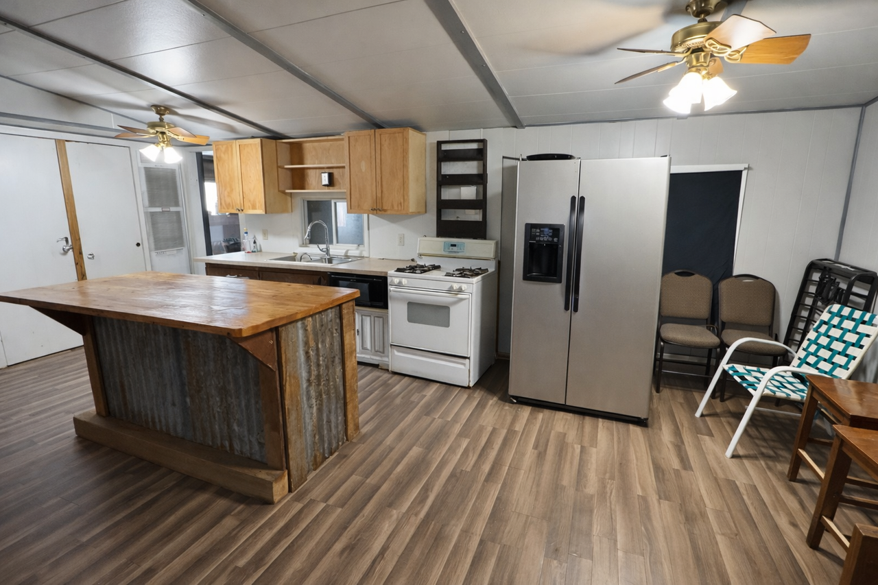 11158 Front Street - Photo 2 of 13