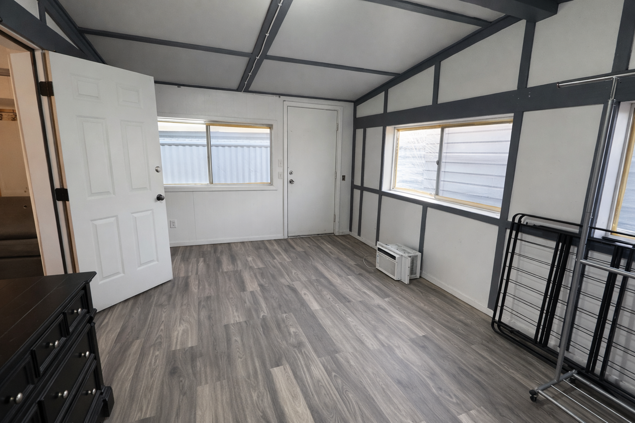 11158 Front Street - Photo 3 of 13