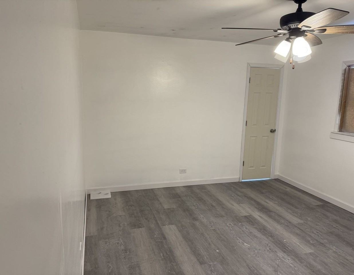 1104 E 156th Pl - Photo 4 of 14