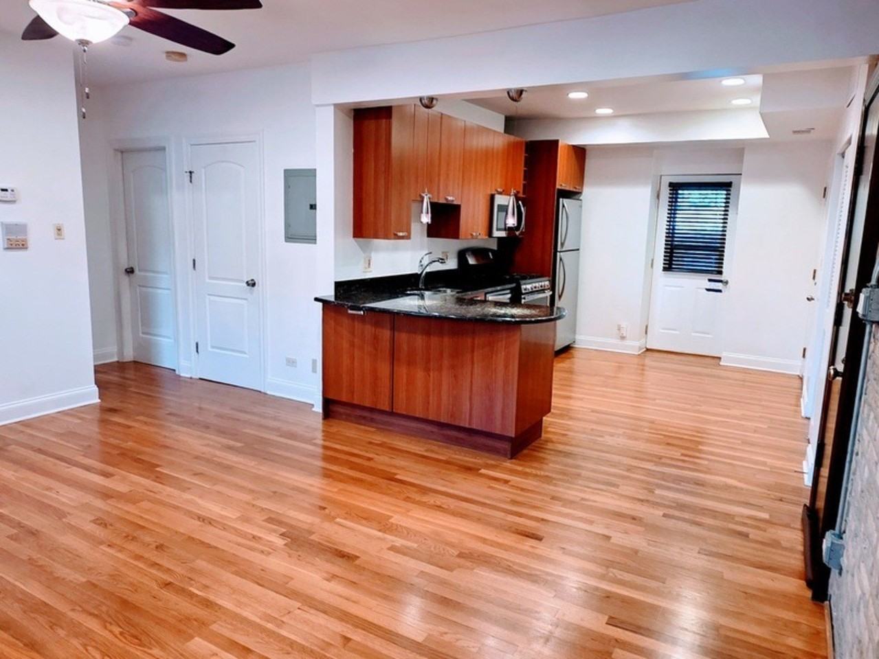 2544 W Hollywood Ave Apt 1 #1 - Photo 2 of 40