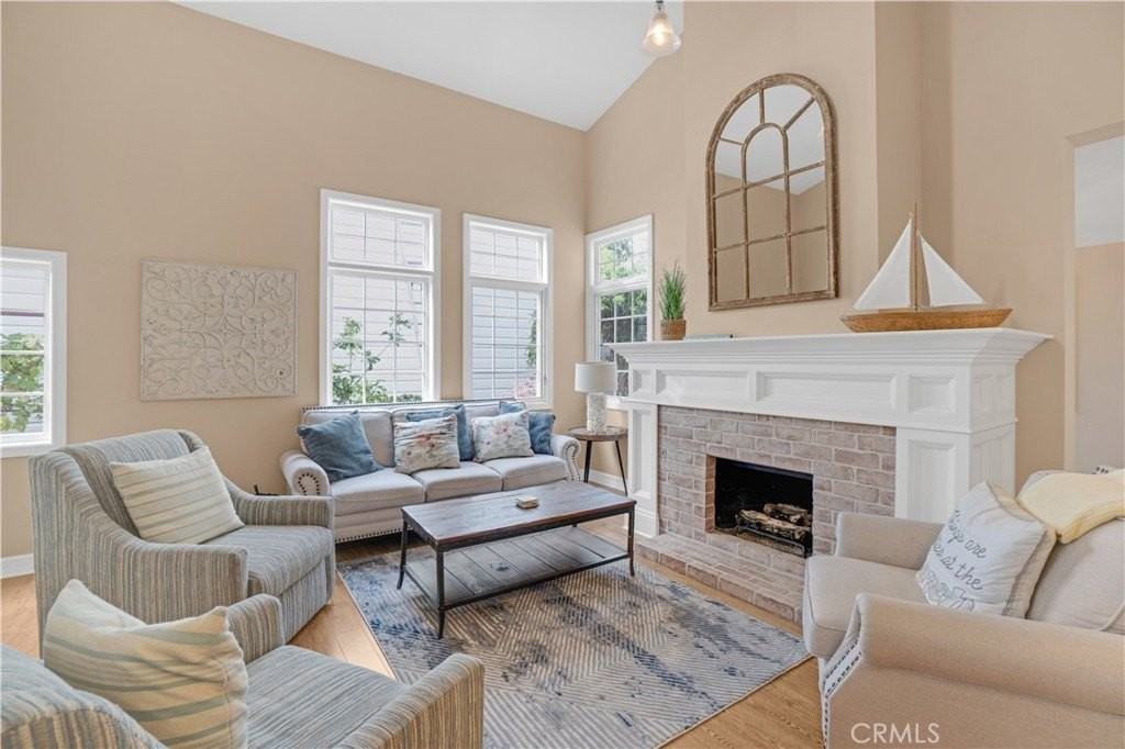 15 Chelsea Pt - Photo 5 of 50