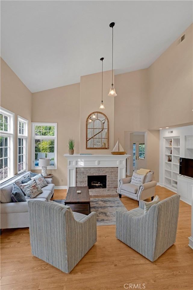 15 Chelsea Pt - Photo 6 of 50