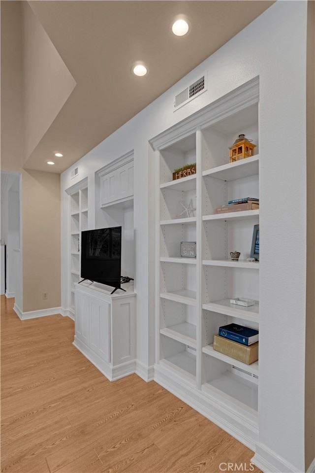 15 Chelsea Pt - Photo 7 of 50