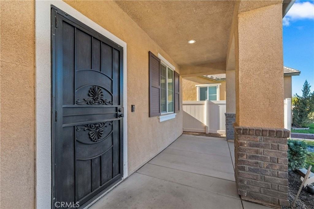 24865 Quenada Dr - Photo 3 of 37