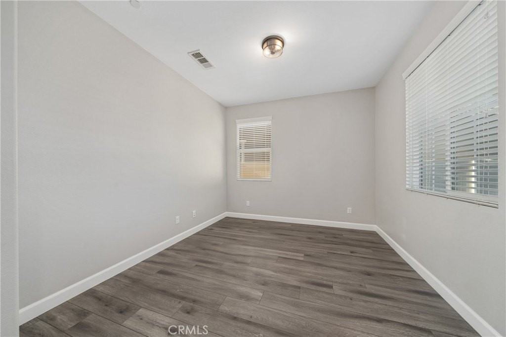 24865 Quenada Dr - Photo 5 of 37