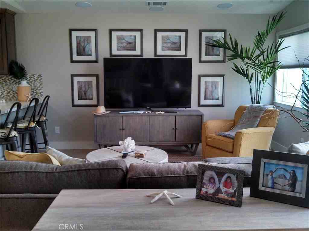 2500 Main St - Photo 3 of 9