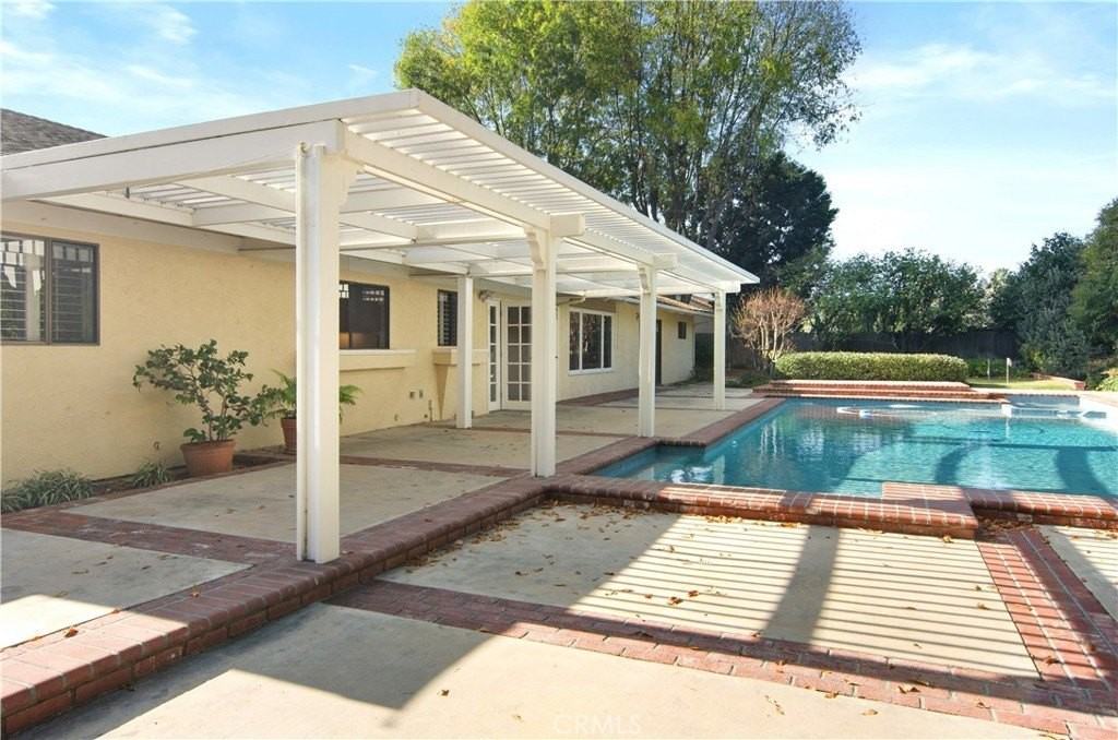 20751 De Forest St - Photo 5 of 36