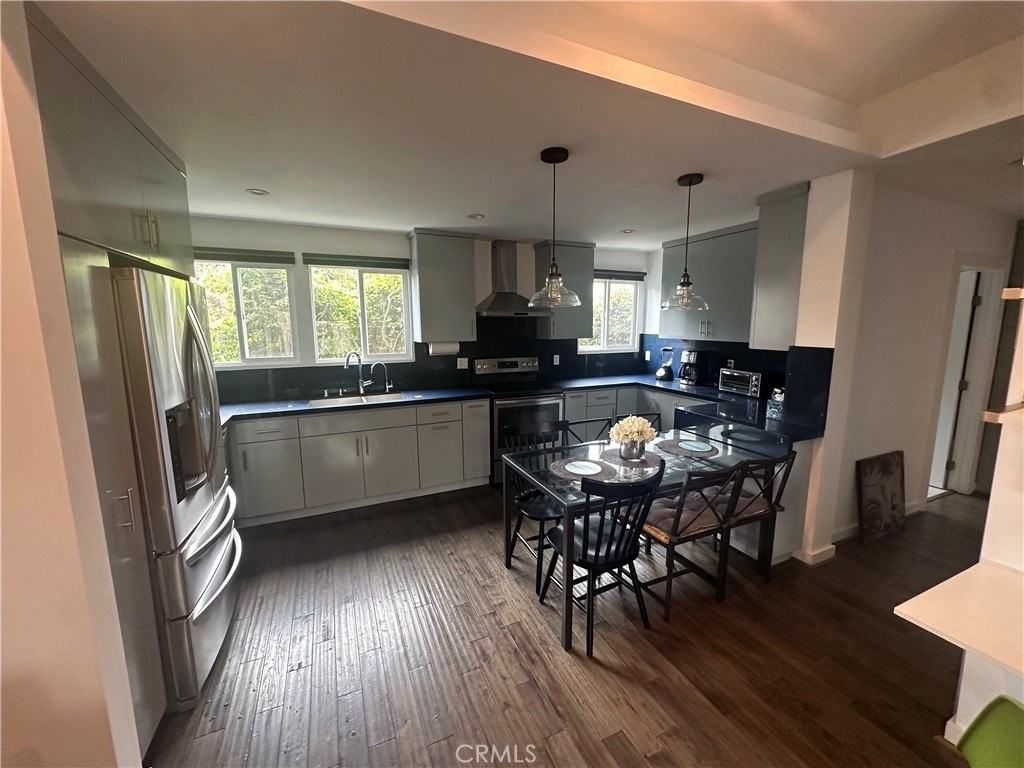 1834 9th St - Photo 4 of 15