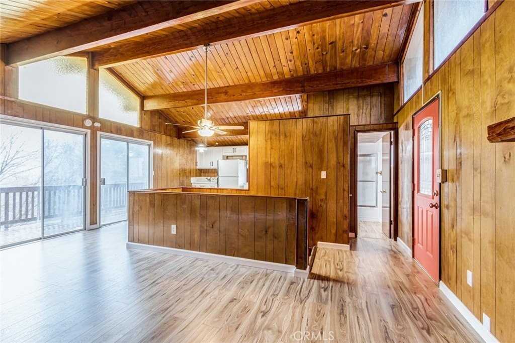 389 Dorn Dr - Photo 4 of 46