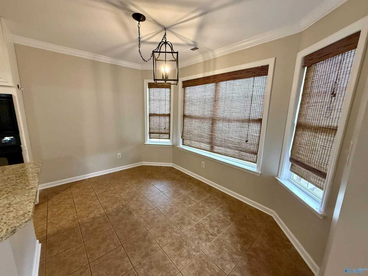 122 Wyeth Dr - Photo 5 of 17