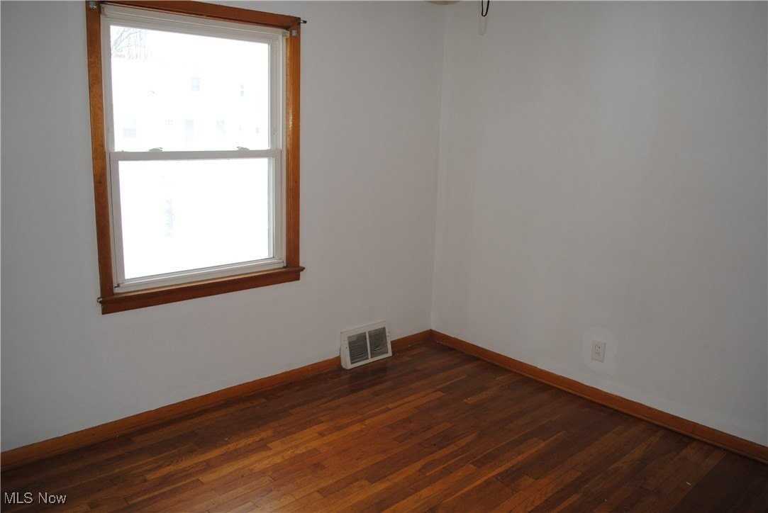 24850 Zeman Ave - Photo 6 of 15