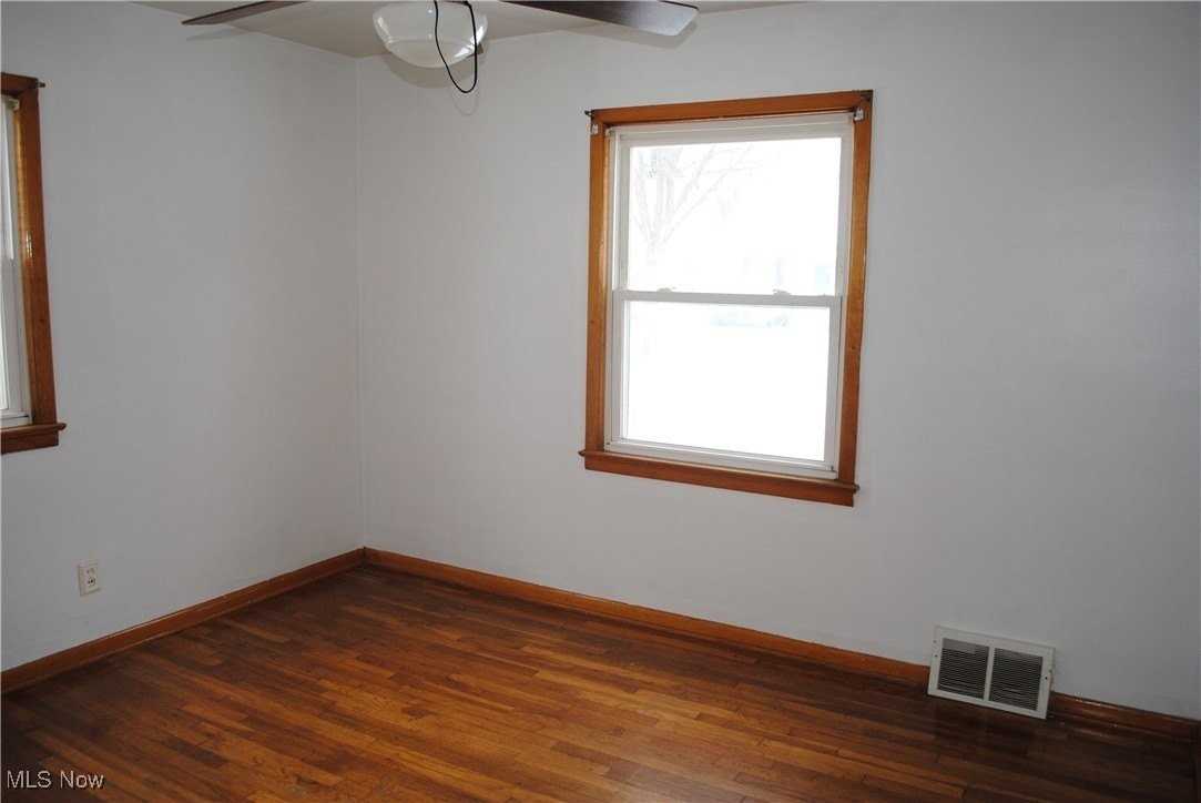 24850 Zeman Ave - Photo 7 of 15