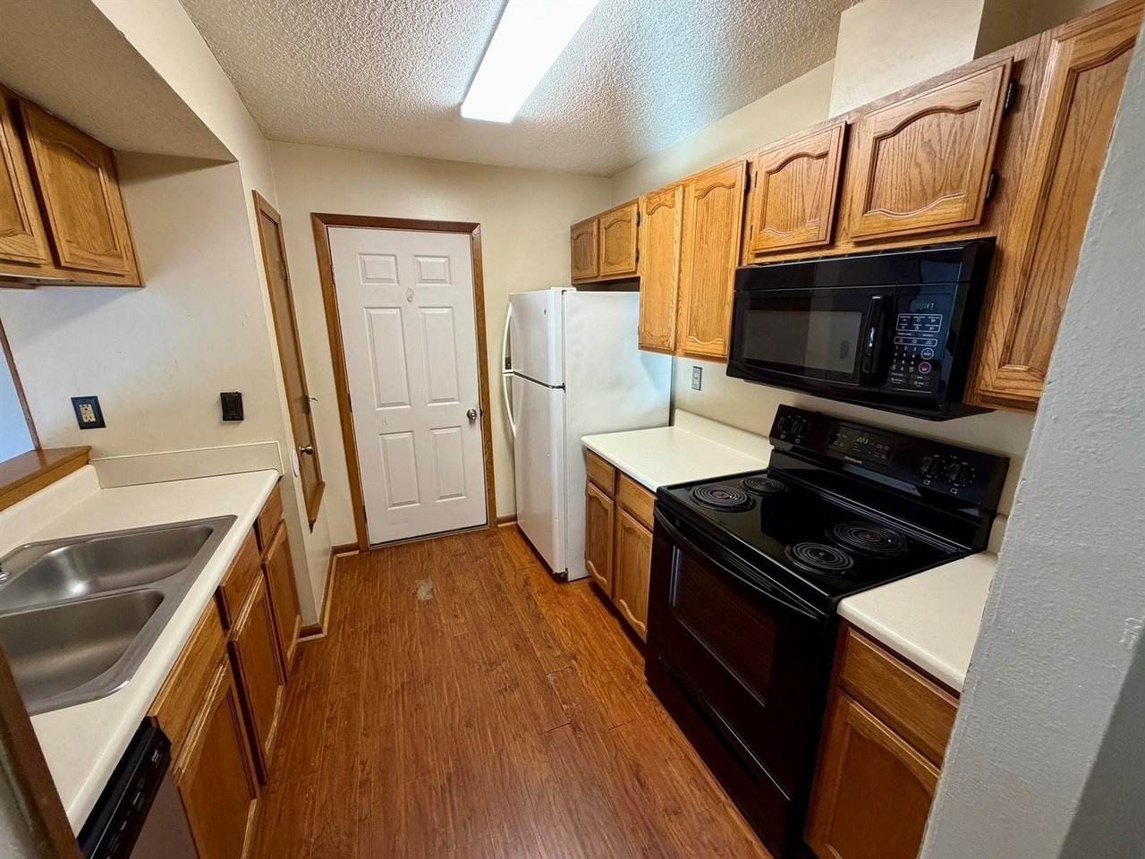 3102 Aspen Ct - Photo 4 of 10