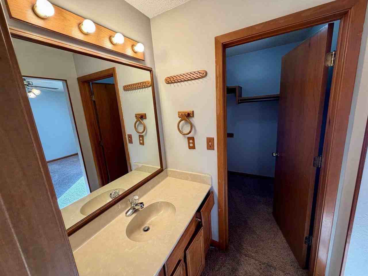 3102 Aspen Ct - Photo 6 of 10