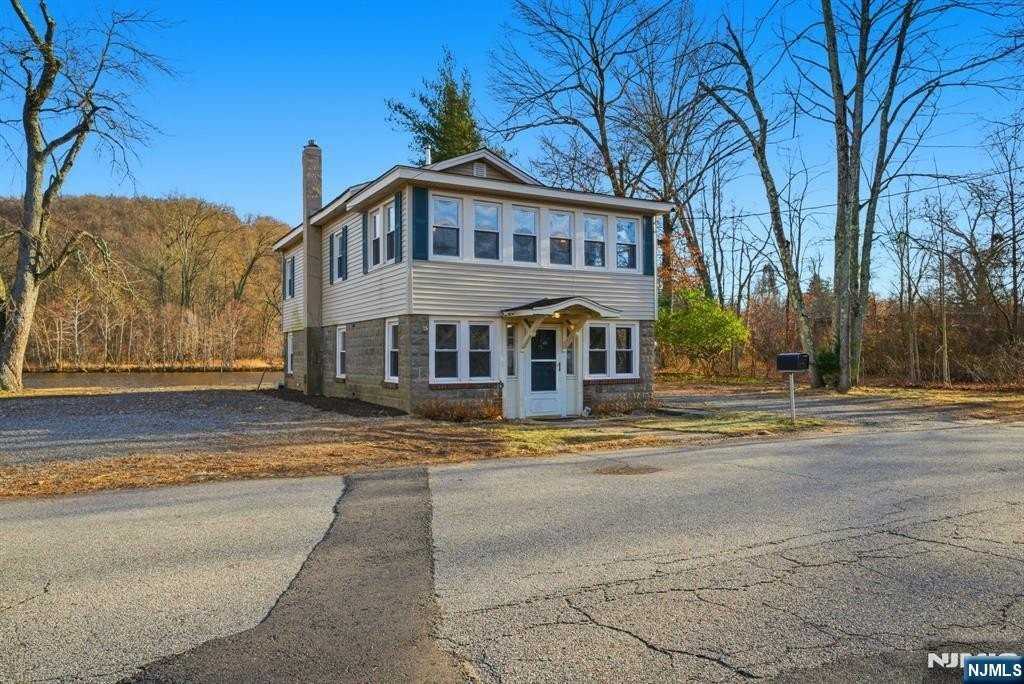 75 Lakeview Ter - Photo 2 of 26