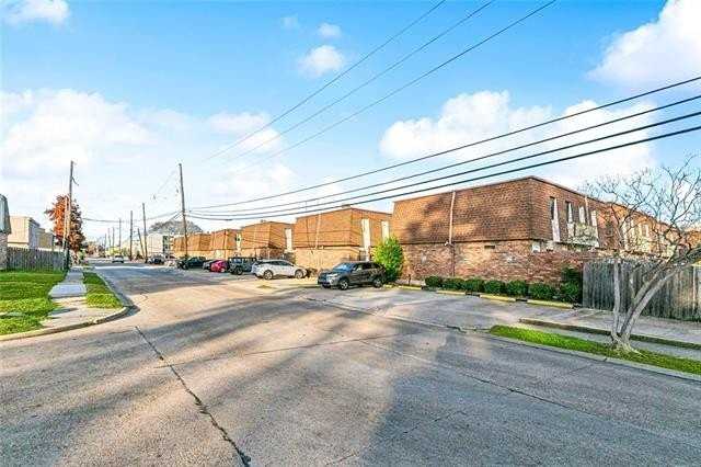 4059 Division St - Photo 2 of 16