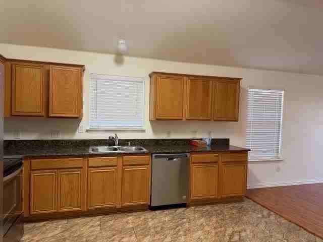 104 Trenton Dr - Photo 7 of 20