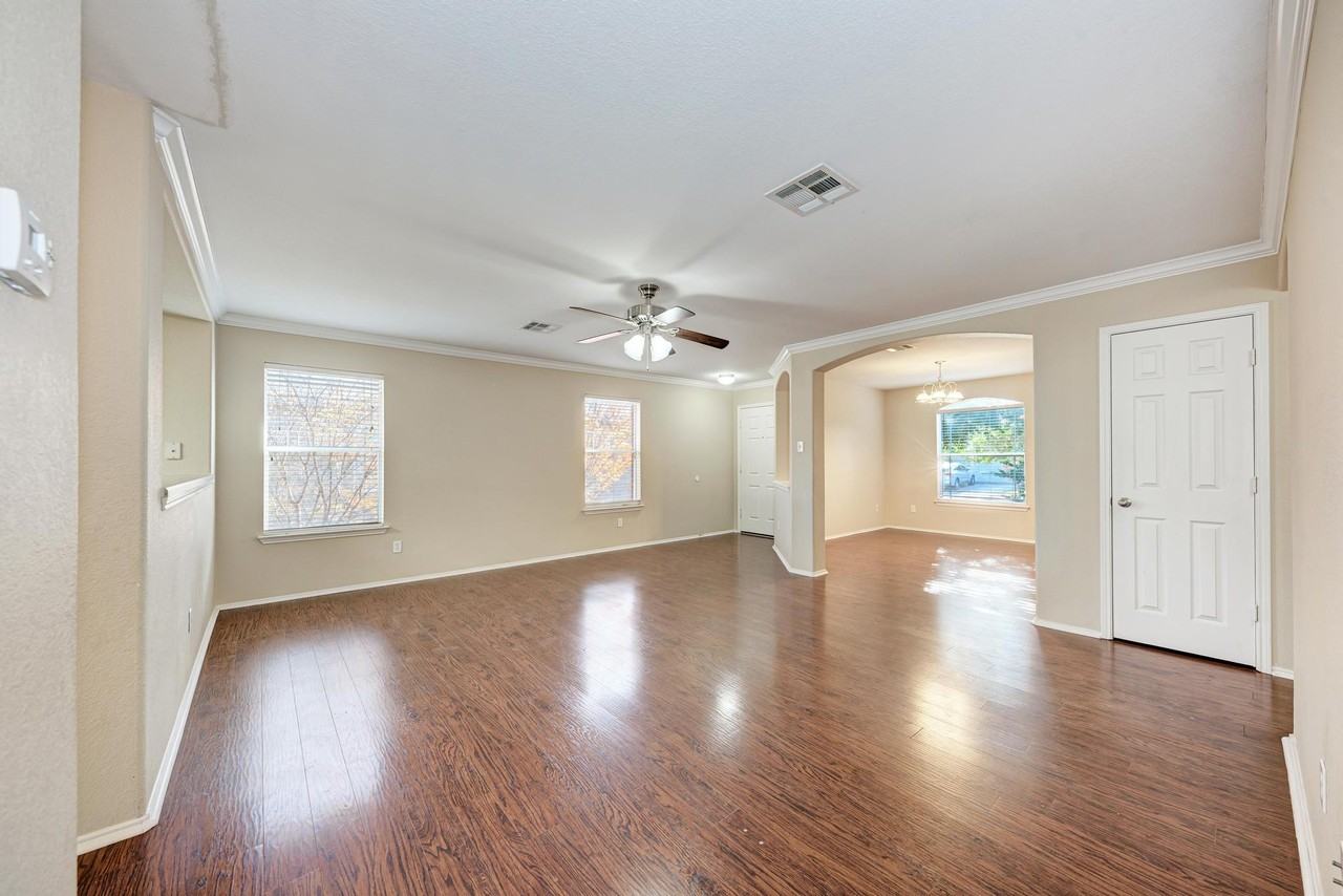 Dexter Dr - Photo 3 of 16