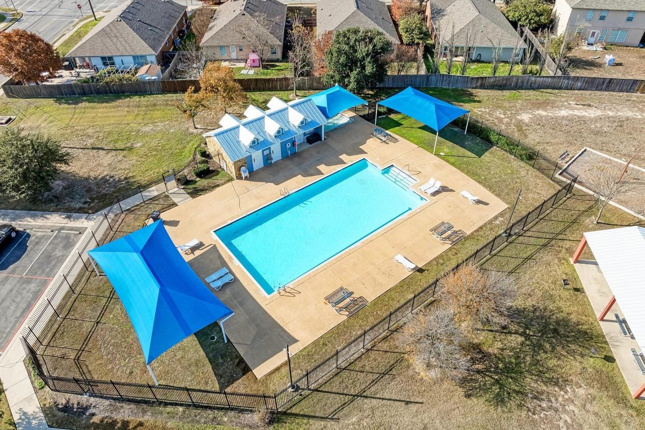 Dexter Dr - Photo 4 of 16