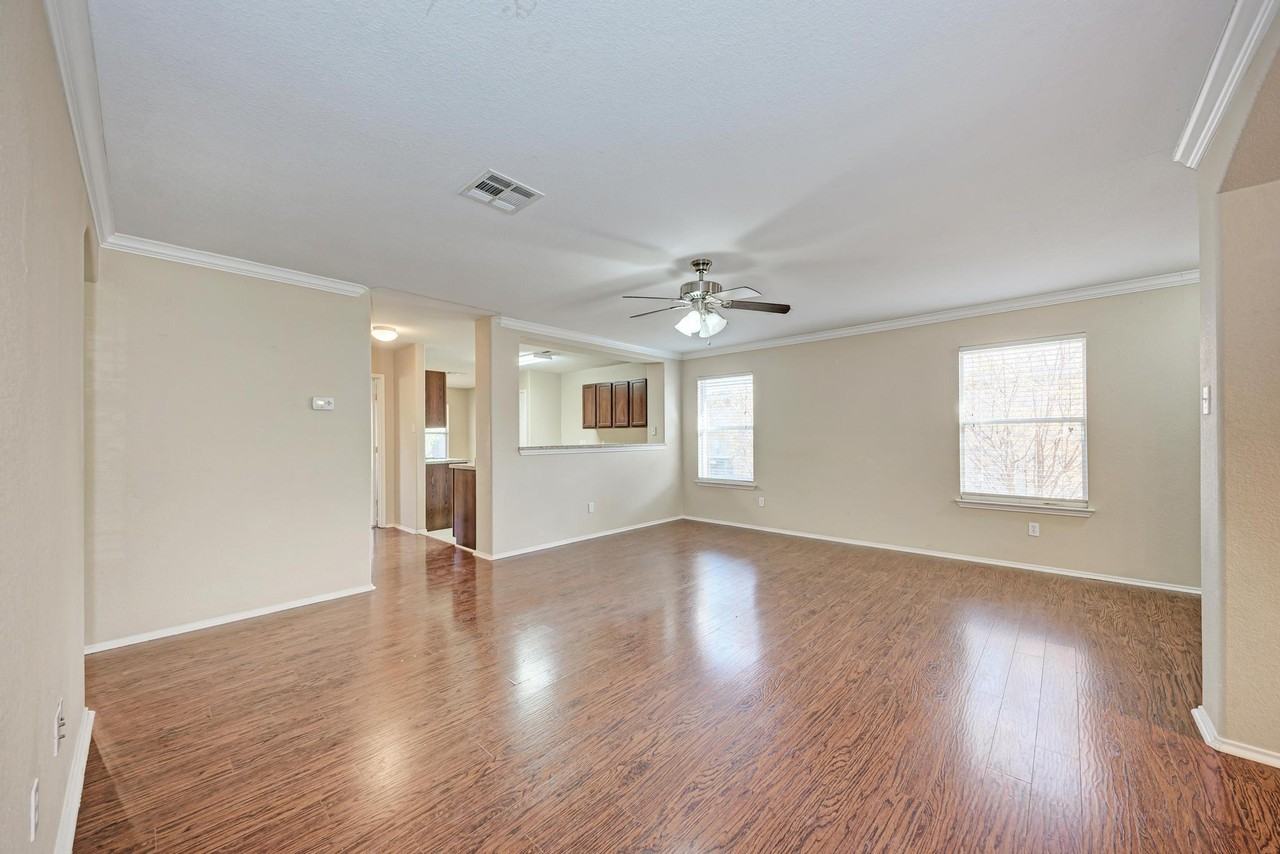 Dexter Dr - Photo 5 of 16