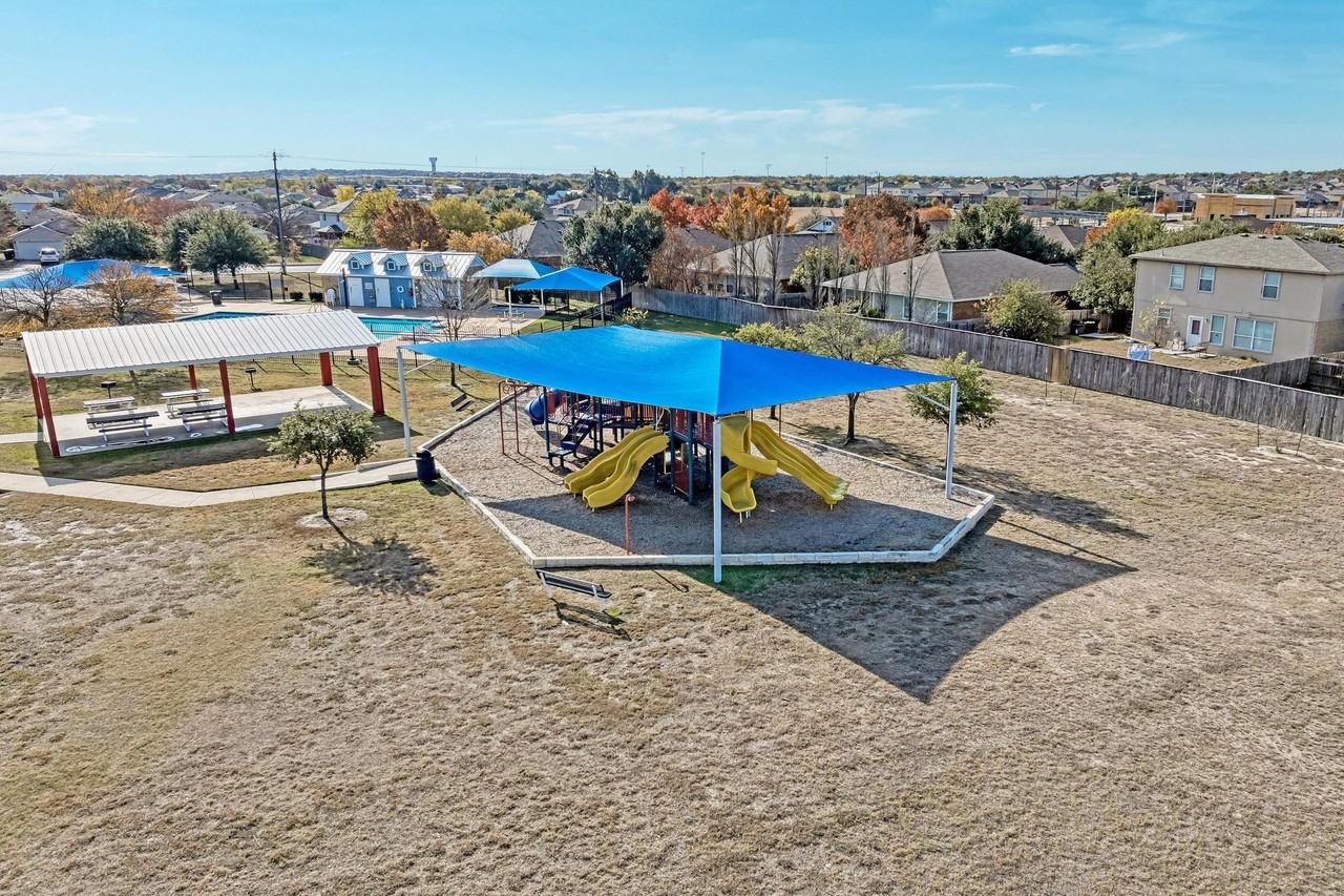 Dexter Dr - Photo 6 of 16