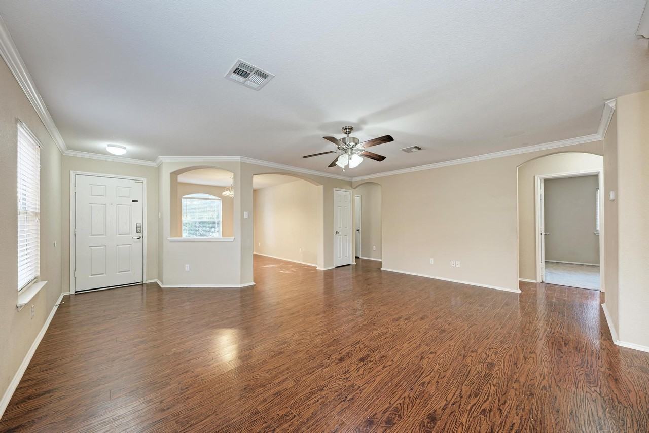 Dexter Dr - Photo 7 of 16