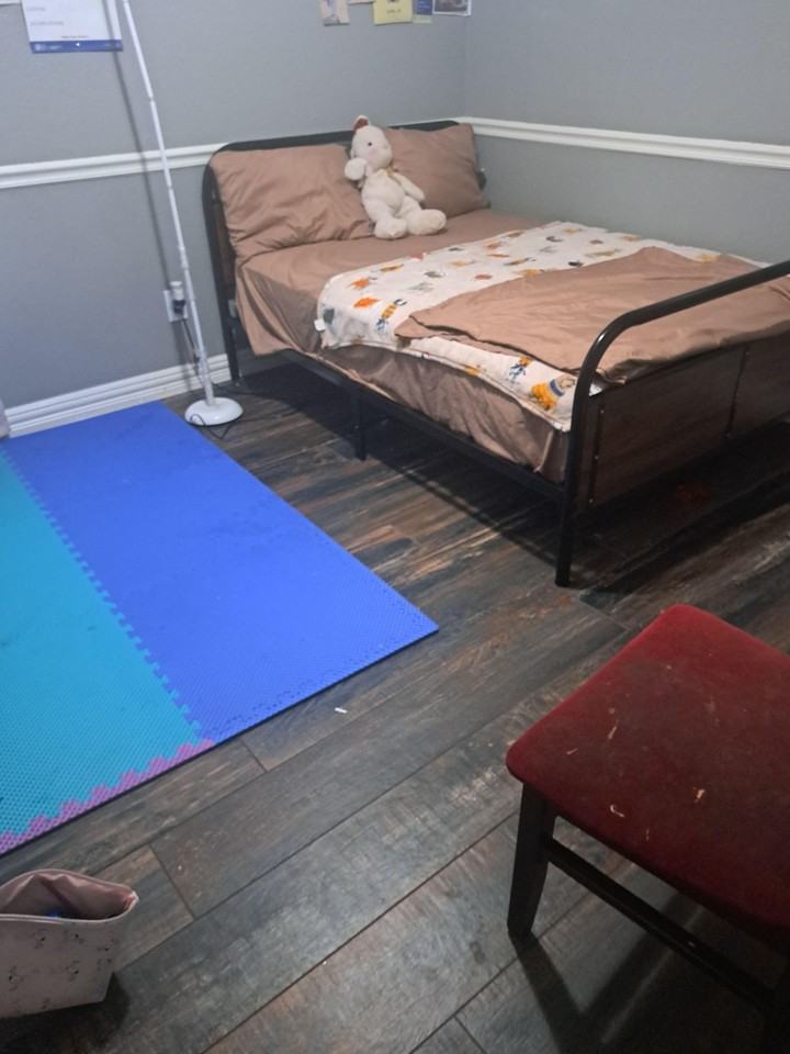 Ashland Ct - Photo 5 of 6