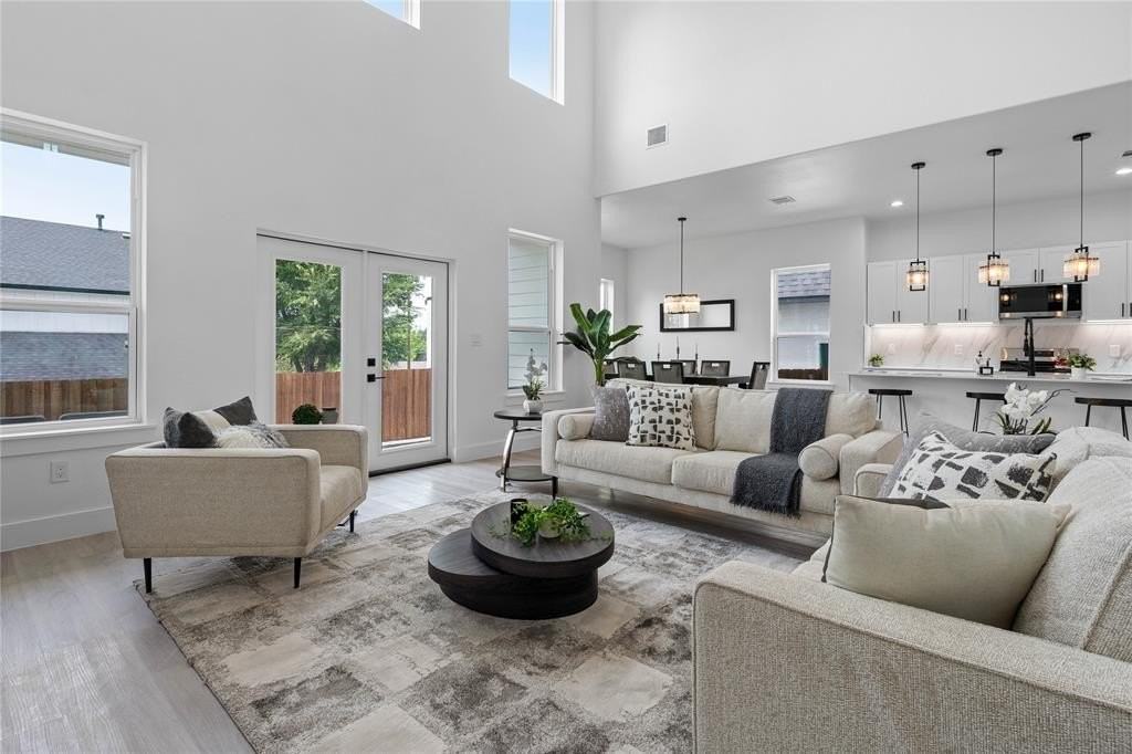 504 S Tennessee St - Photo 2 of 37