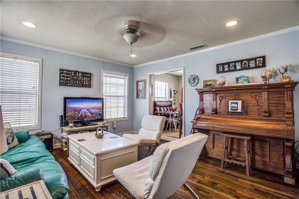 3213 Forest Park Blvd - Photo 4 of 11