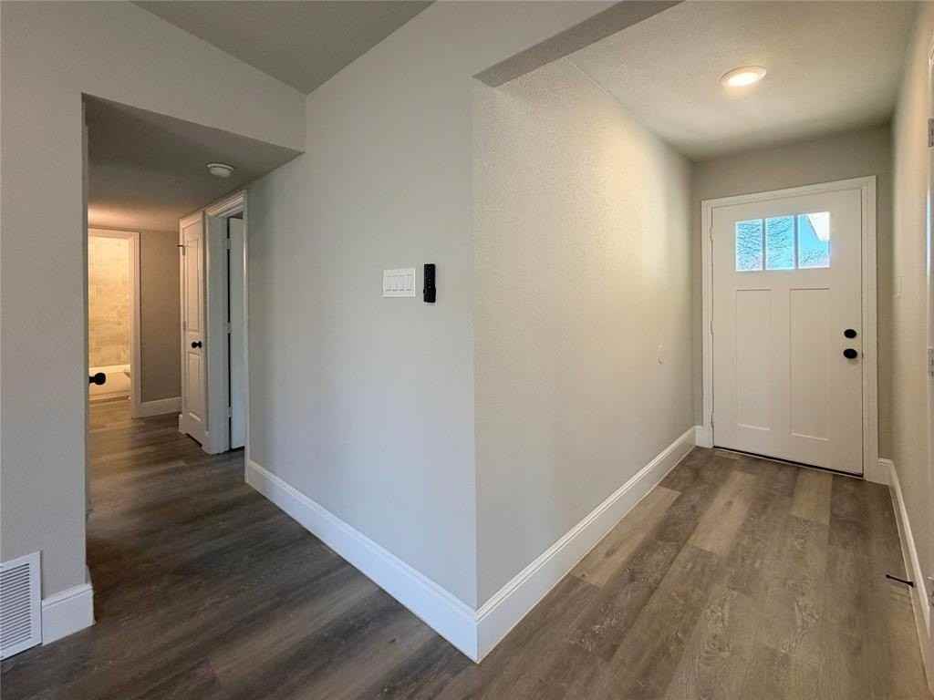 7129 Southridge Trl - Photo 6 of 14