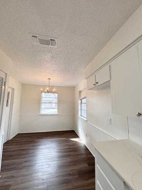 1618 Oakridge Dr - Photo 6 of 24