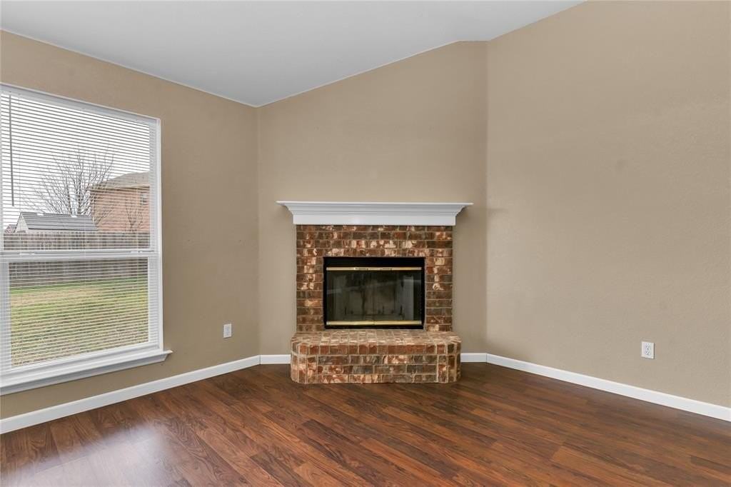 324 Kingfisher Ln - Photo 3 of 12