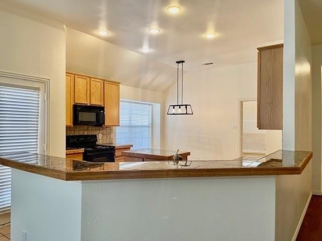 9137 Ripley St - Photo 6 of 24