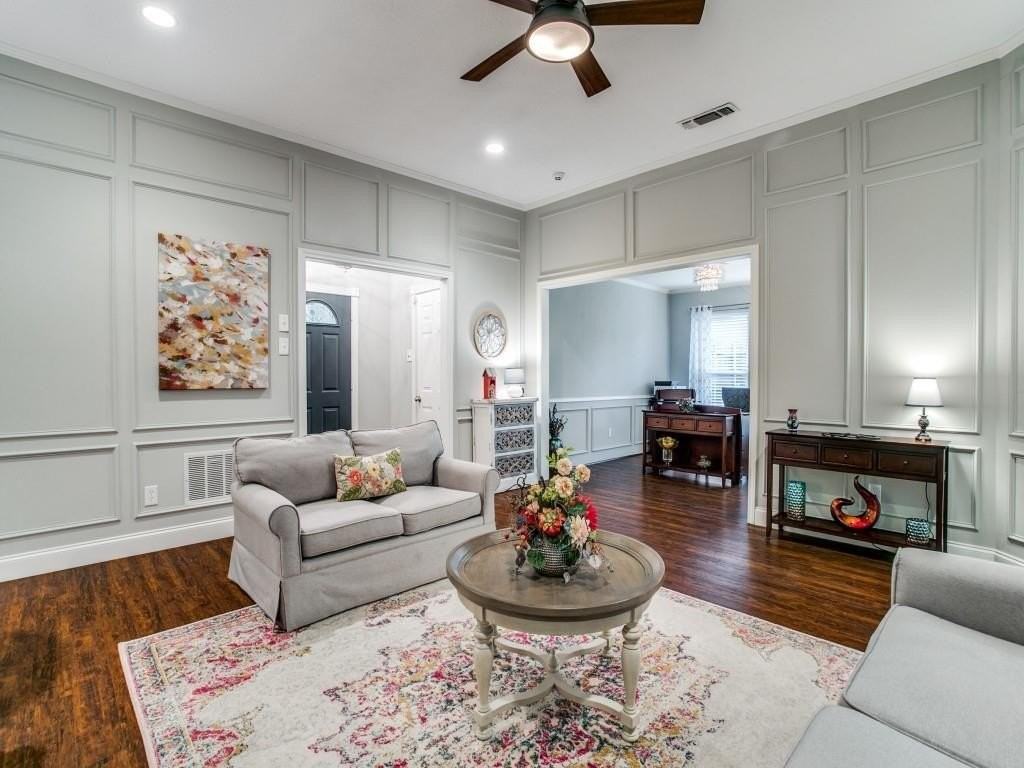 605 Oak Ln - Photo 2 of 30