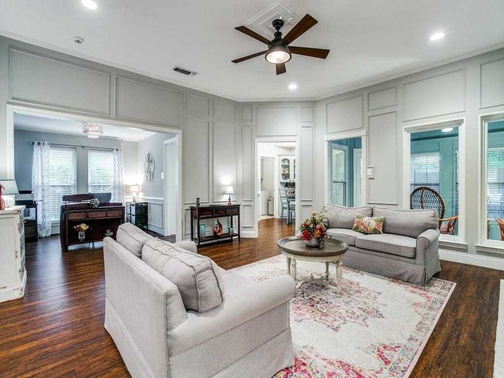 605 Oak Ln - Photo 5 of 30