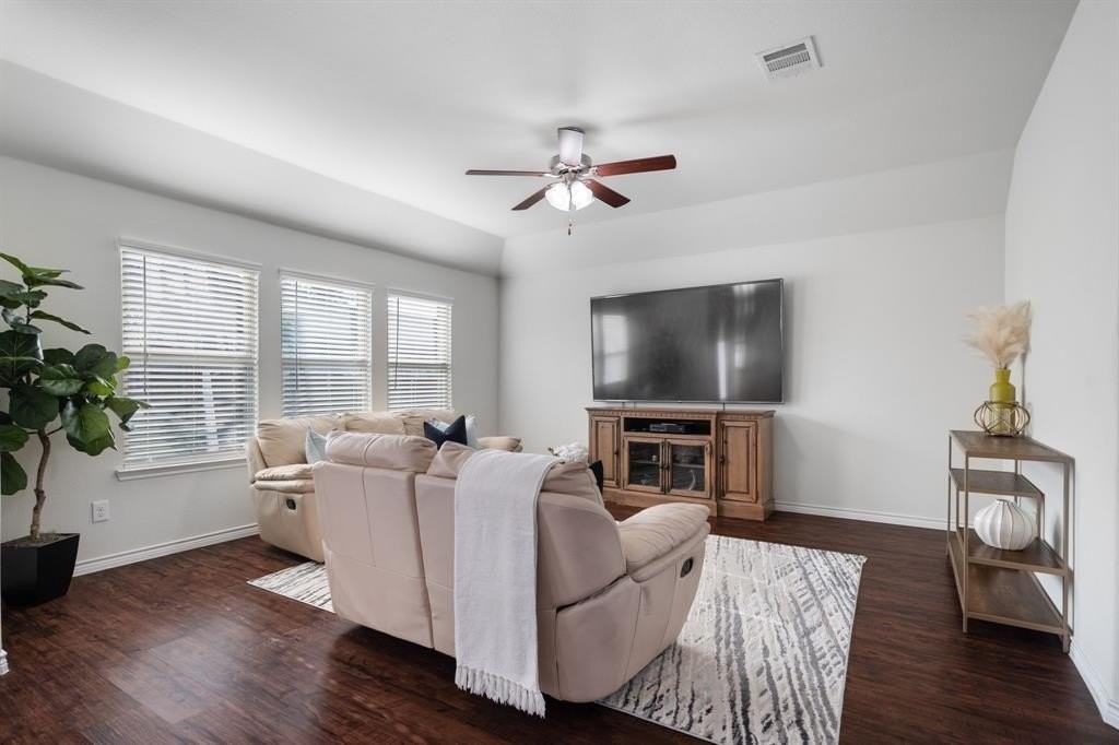 3613 Sabine Dr - Photo 6 of 30